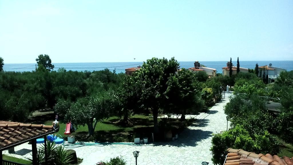 Nireas Apartment Nea Skioni Exterior photo